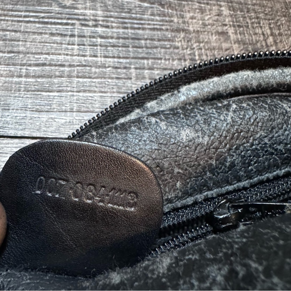 Gucci Vintage 1980s Black Crossbody Bag - Picture 8 of 11